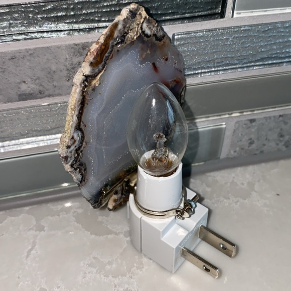 Hand cut and polished rock night light - Picture 4 of 6